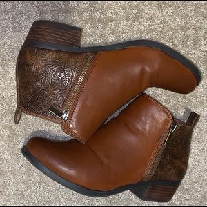 Leather two tone Ankle boots